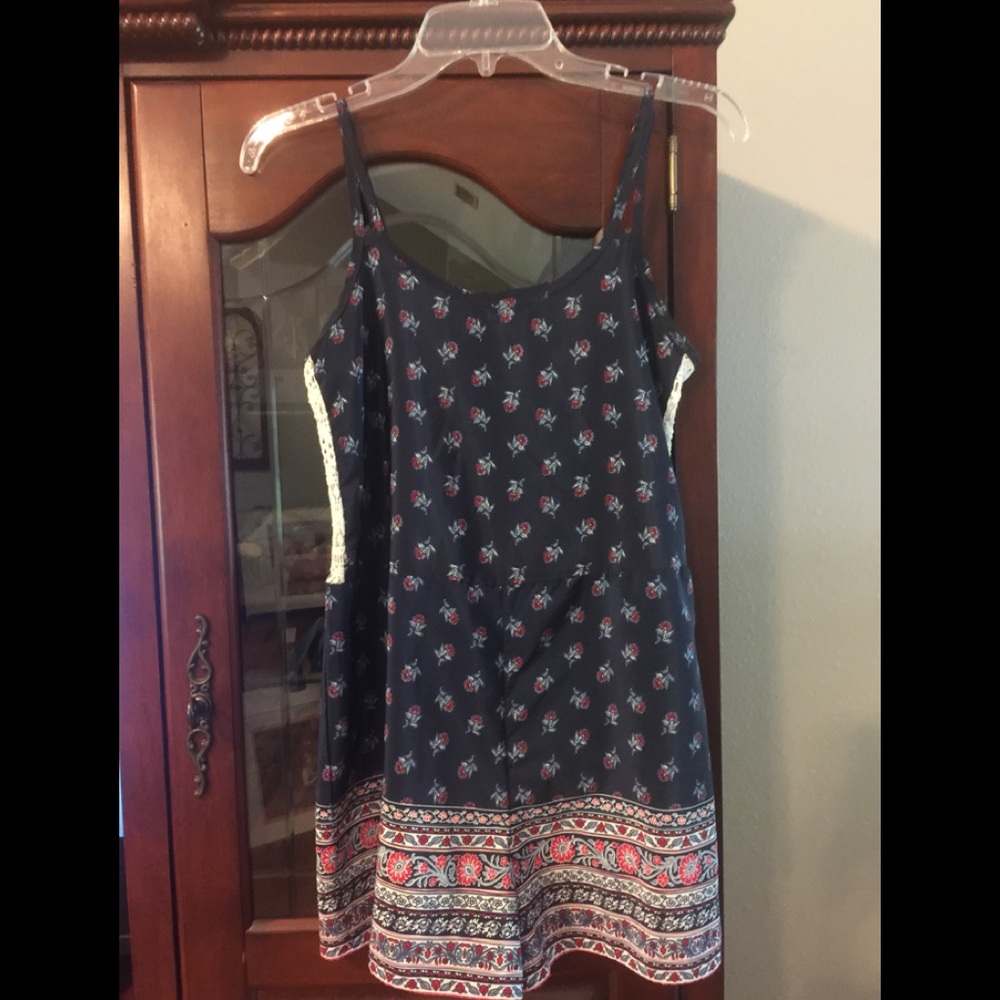 Romper - Picture 1 of 4